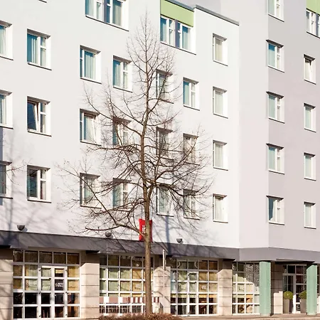 Ibis Am Plaerrer 3*