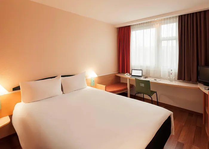 Ibis Am Plaerrer Hotel Norimberga