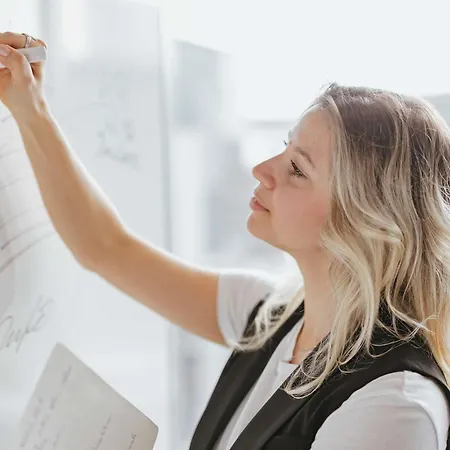 Ibis Am Plaerrer מלון