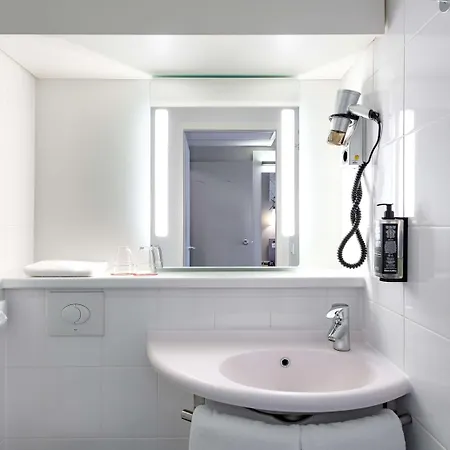 Ibis Am Plaerrer מלון